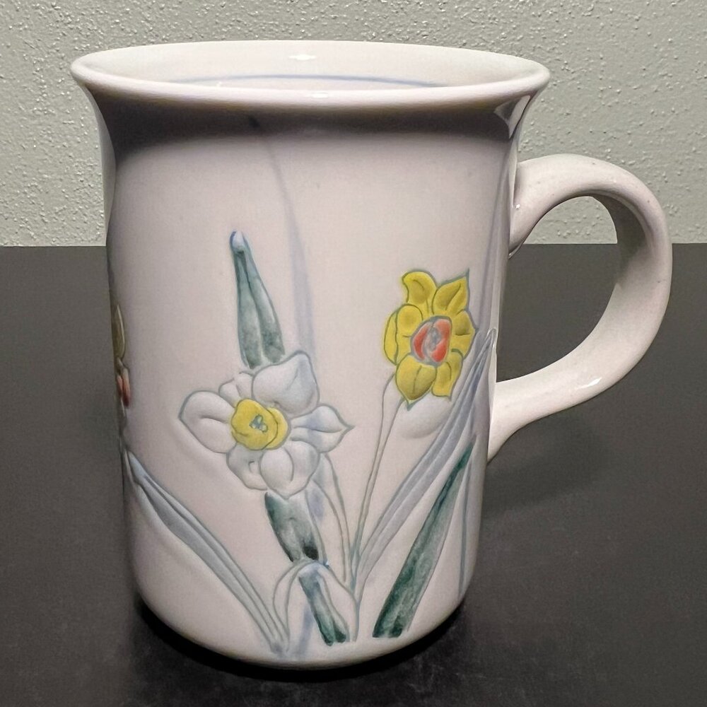 Vintage OTAGIRI Embossed Textured Daffodils Floral Ceramic Coffee Cup Mug 9oz